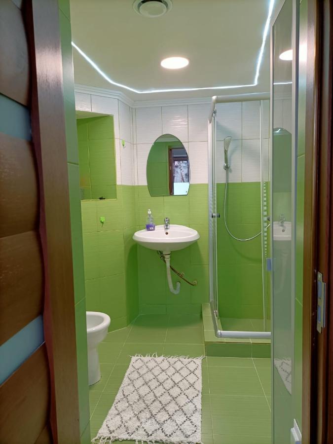 Luta Studio بوخارست المظهر الخارجي الصورة